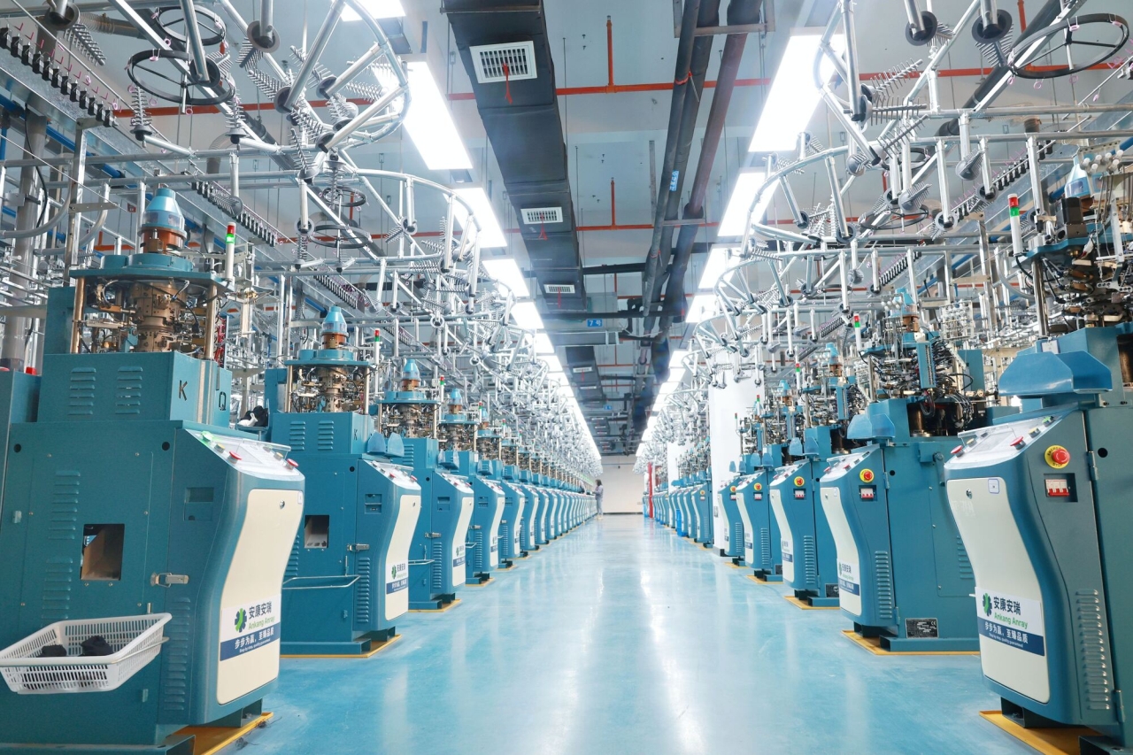 柏润智能织造车间.jpg 柏润智能织造车间.jpg